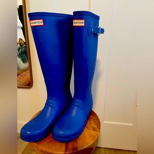 Brand New IN THE BOX  Hunter Royal Blue boots